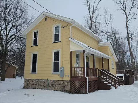 7 North St, Gaines, NY 14411
