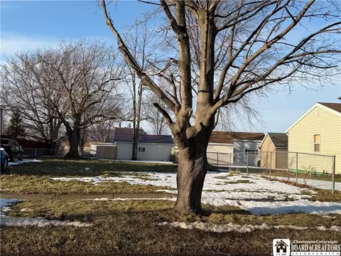 166 W 2nd St, Dunkirk, NY 14048