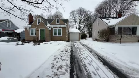 294 Walzer Rd, Irondequoit, NY 14622