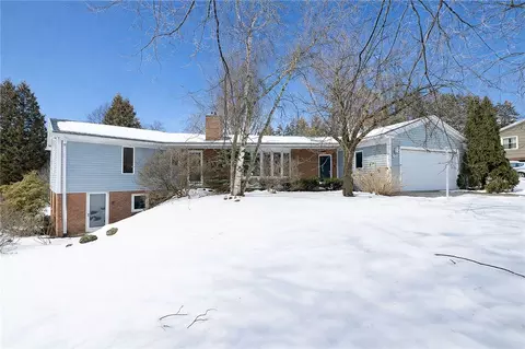 2 Hilltop Dr, Pittsford, NY 14534