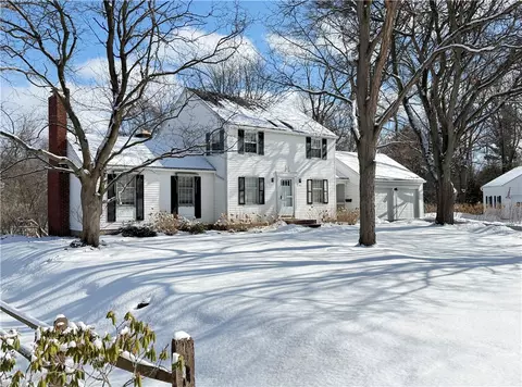 402 Brooklawn Dr, Rochester, NY 14618