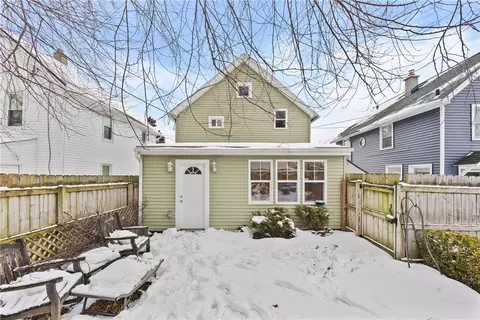 Exterior - 43 Oberlin St, Irondequoit, NY 14622 photo 4 of 5