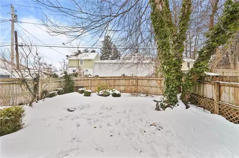 Exterior - 43 Oberlin St, Irondequoit, NY 14622 photo 3 of 5