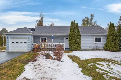 311 Cedar St, Jerusalem, NY 14478