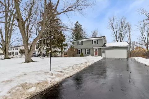 17 Sand Pebble Dr, Chili, NY 14624
