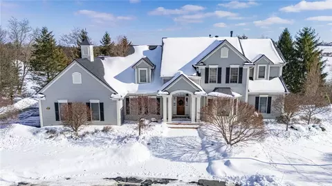6 Grandhill Way, Pittsford, NY 14534
