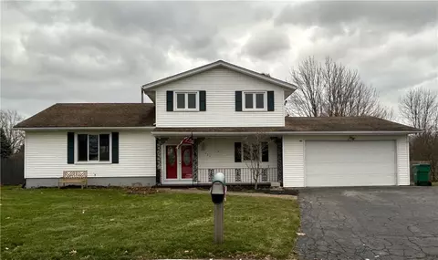 124 Granada Cir, Irondequoit, NY 14609