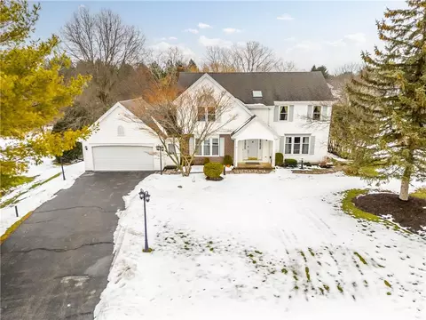 23 Hadley Ct, Pittsford, NY 14534