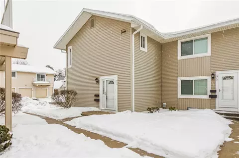 519 Eastbrooke Ln, Rochester, NY 14618