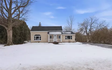 1647 Salt Rd, Penfield, NY 14526