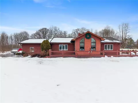 8750 Lake Rd, Lenox, NY 13032