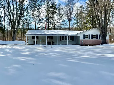 7613 W Port Bay Rd, Huron, NY 14590