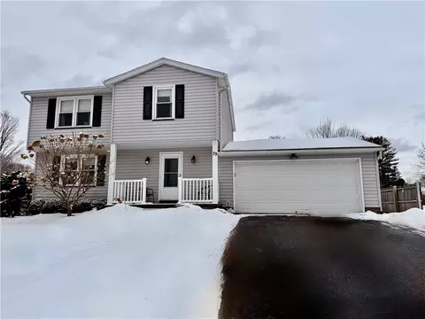 79 Grandview Ln, Greece, NY 14612