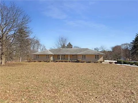 10 Simmons Rd, Perry, NY 14530