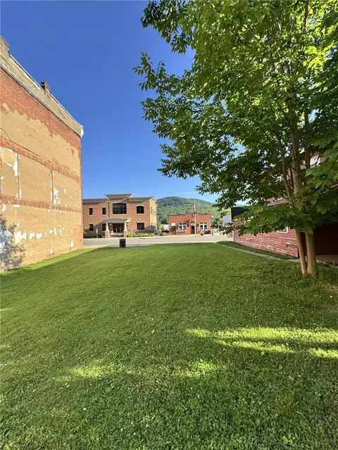 00 W Main St, Smethport Boro, PA 16749