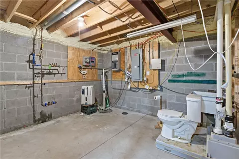 Bath - 763 Maple Dr, Webster, NY 14580 photo 3 of 4