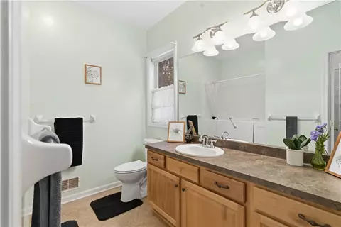 Bath - 763 Maple Dr, Webster, NY 14580 photo 2 of 4