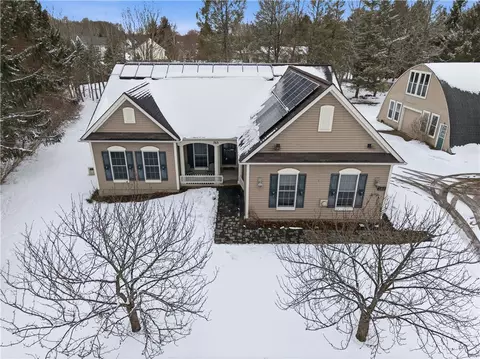 763 Maple Dr, Webster, NY 14580