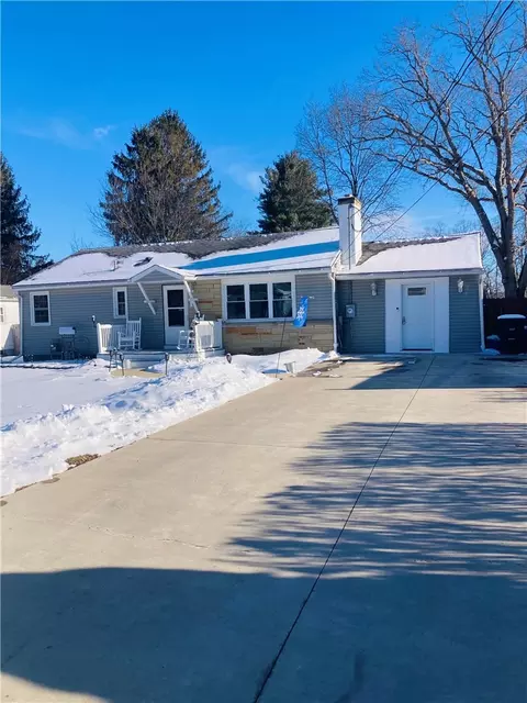 819 Sunset Dr, Elmira, NY 14905