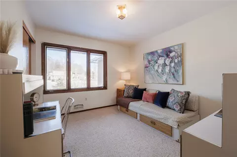 Bedroom - 307 Marblehead Dr, Greece, NY 14615 photo 4 of 4