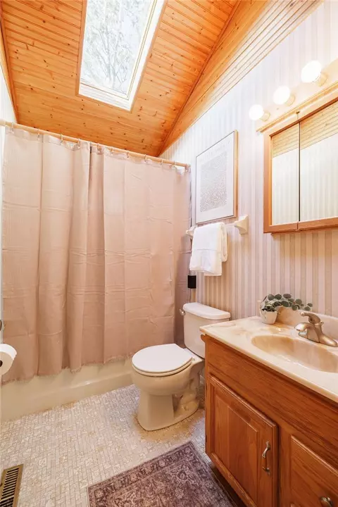 Bath - 307 Marblehead Dr, Greece, NY 14615 photo 1 of 3