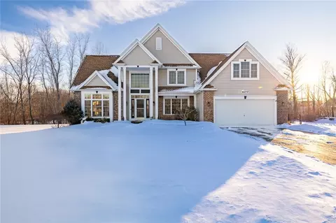 6177 Southbrook Dr, Ontario, NY 14519