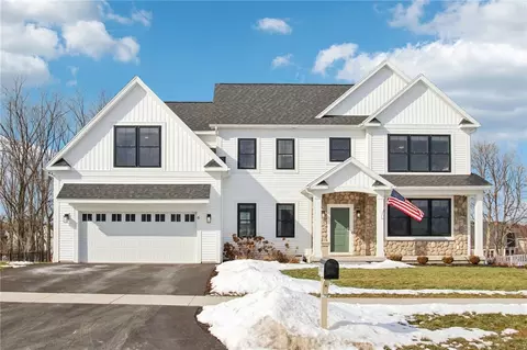 6 Chase Meadow Trl, Honeoye Falls, NY 14472