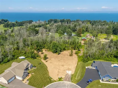 371 Shorewood Trl, Ontario, NY 14519