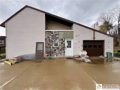 1130 Macduffie Dr, Hinsdale, NY 14743