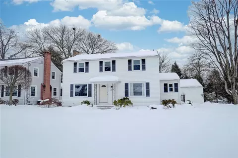 139 Baycrest Dr, Irondequoit, NY 14622