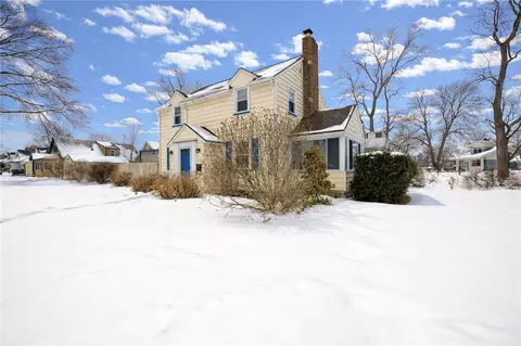 Exterior - 112 Curtice Rd, Irondequoit, NY 14617 photo 2 of 5