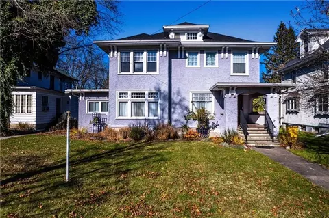 818 W Water St, Elmira, NY 14905