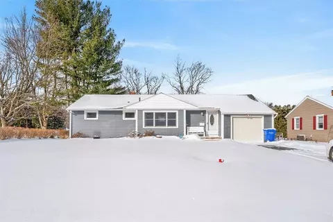 31 Morrow Dr, Greece, NY 14616