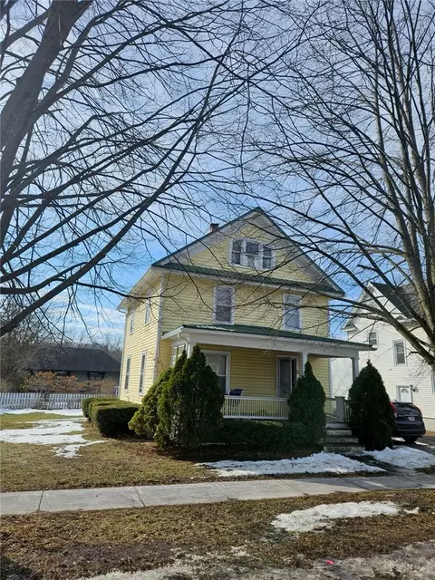 9 Stephens St, Clifton Springs, NY 14432