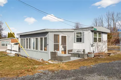 9259 Salmon Ln, Wayne, NY 14840