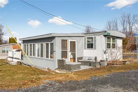 9259 Salmon Ln, Wayne, NY 14840