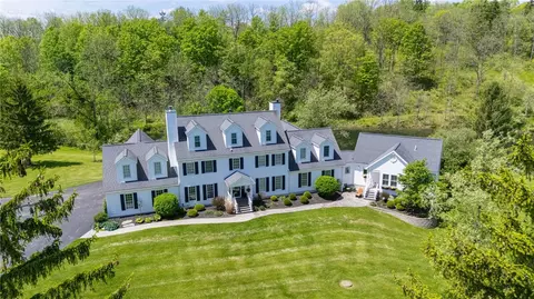 6126 Rossier Rd, Canandaigua, NY 14424