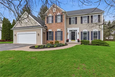 4 Willoughby Pl, Pittsford, NY 14534