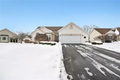 32 Sotheby Dr, Greece, NY 14626