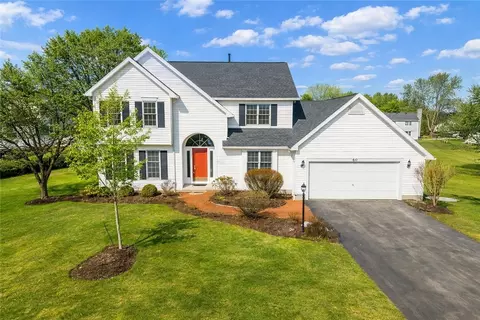 60 Eaglewood Cir, Pittsford, NY 14534