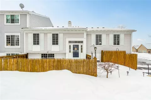 74 Greenway Blvd, Riga, NY 14428