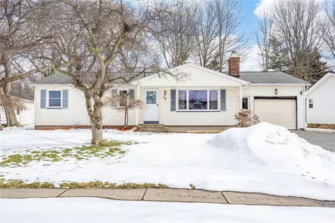 24 Bobbie Dr, Gates, NY 14606