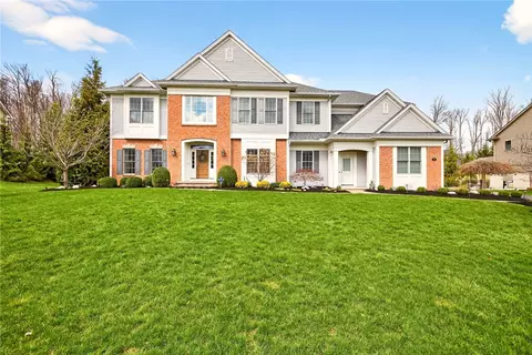 22 Greythorne Hl, Pittsford, NY 14534
