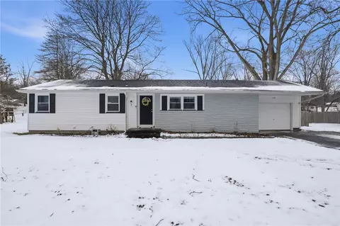 7 Francis Dr, Perinton, NY 14526