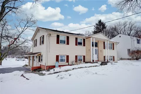 47 Newport Rd, Irondequoit, NY 14622
