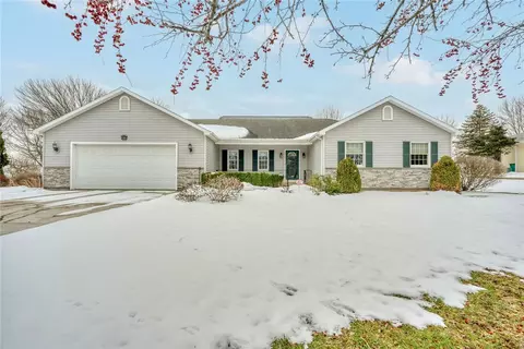 38 Munger St, Bergen, NY 14416
