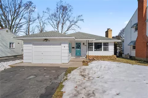 320 Winfield Rd, Irondequoit, NY 14622