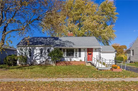 472 Barry Rd, Irondequoit, NY 14617