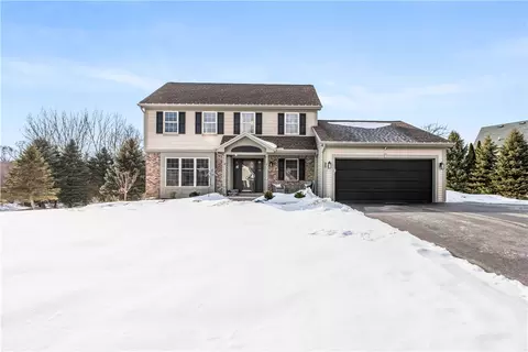 25 Sedgefield Ct, Irondequoit, NY 14622