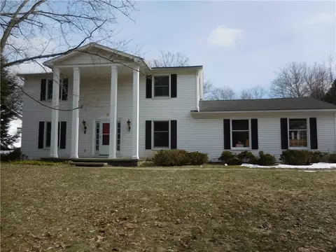363 Avalon Dr, Rochester, NY 14618
